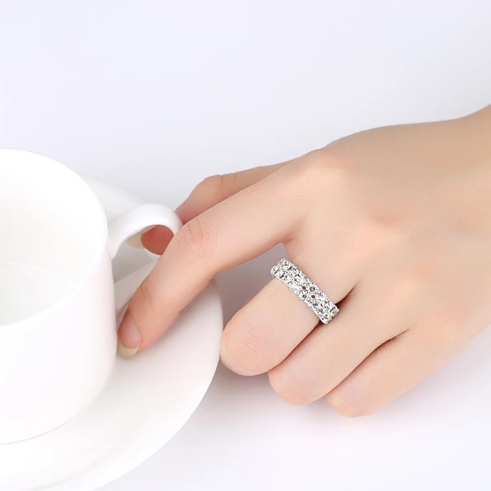 Stretchy Rhinestone Ring Band 2 Rows D23 - Picture 1 of 1
